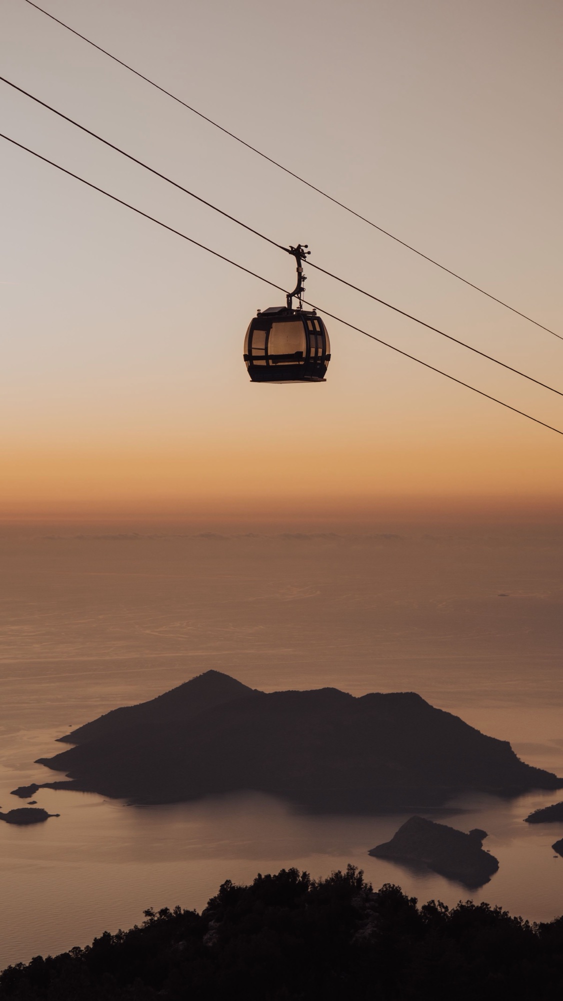 Cable car at dusk, Antalya. Photograph by Sami.